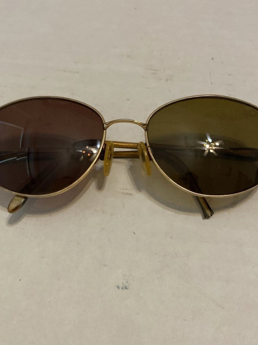 VTG 1990s Helen Oval Gold Tone Sunglasses w Tortoise Shell Arms - Picture 2 of 8
